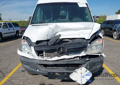 2011 Mercedes-Benz Sprinter 2500 High Roof из США, поврежденный, VIN WD3PE8CB4B5565573